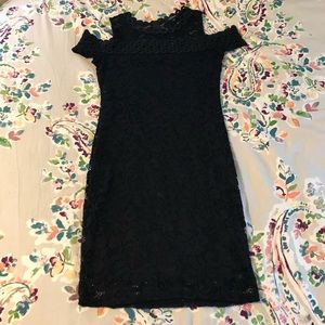 black lacy bodycon dress